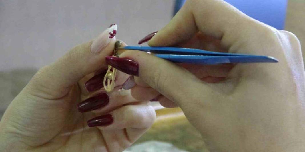 ‘Ojeli tırnaklarla yapamazsın’ dediler: Erkek egemen sektörde ustalığa yükseldi 3